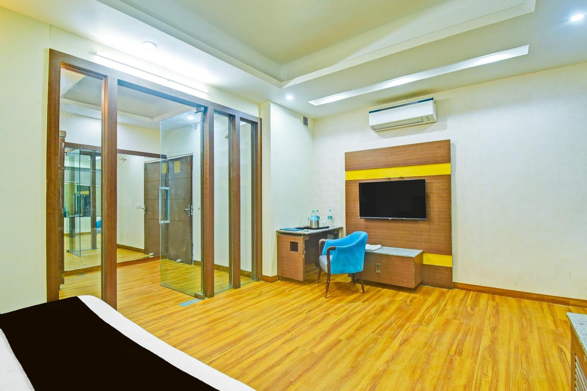 Super Townhouse Amrapali Circle Formerly Aqua Hotel